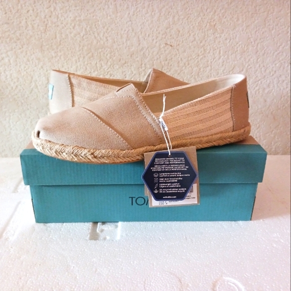 Toms - Picture 1 of 3